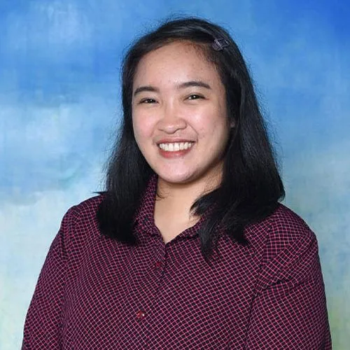 Ms Joy, 英語教師